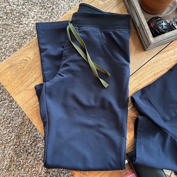 Figs Scrub SET - Picture 3 of 4